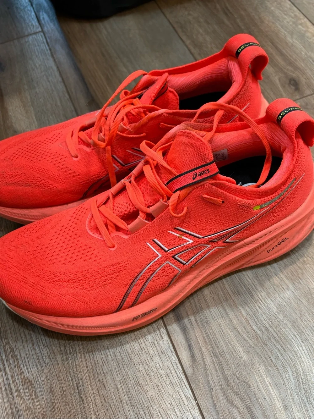 ASICS GEL NIMBUS 25 Mens Bright Red Running Sneakers- lightly worn